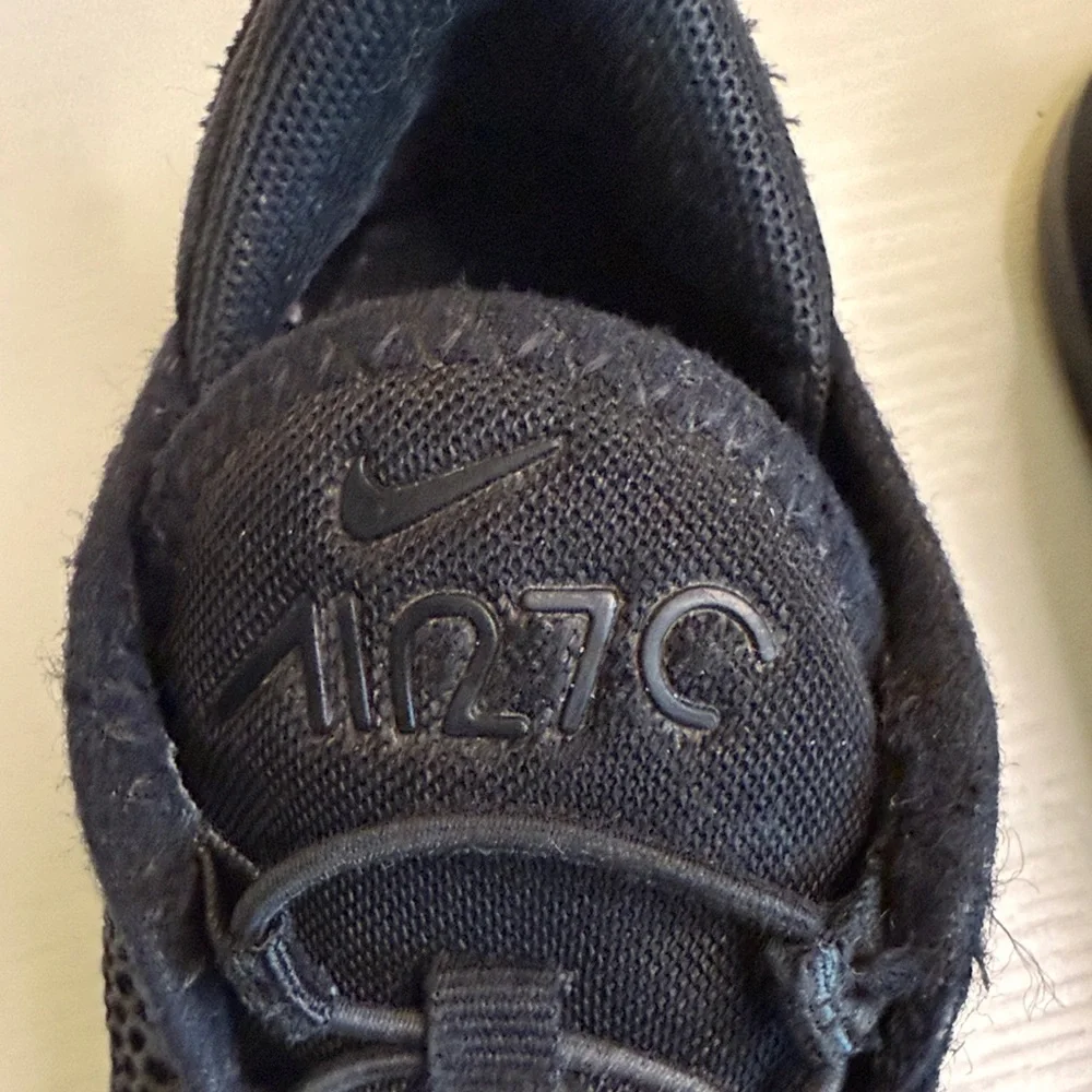 Toddler’s Nike Air Max 270 sneakers in black